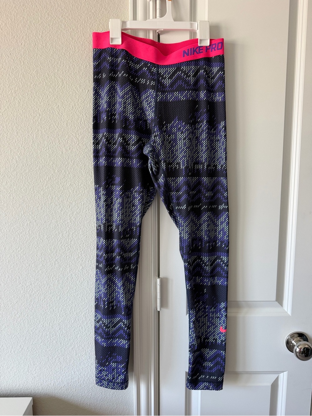 Nike Pro Leggings Purple Black Print Compression Full Length Tights Gym Yoga L